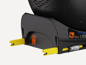 Das ISOFIX Connect-System fixiert den Sitz starr mit der Fahrzeugstruktur. Eine Rot/Grün-Anzeige hilft bei der korrekten Montage. 